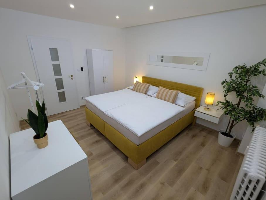 Cool Apartment Znojmo Ngoại thất bức ảnh